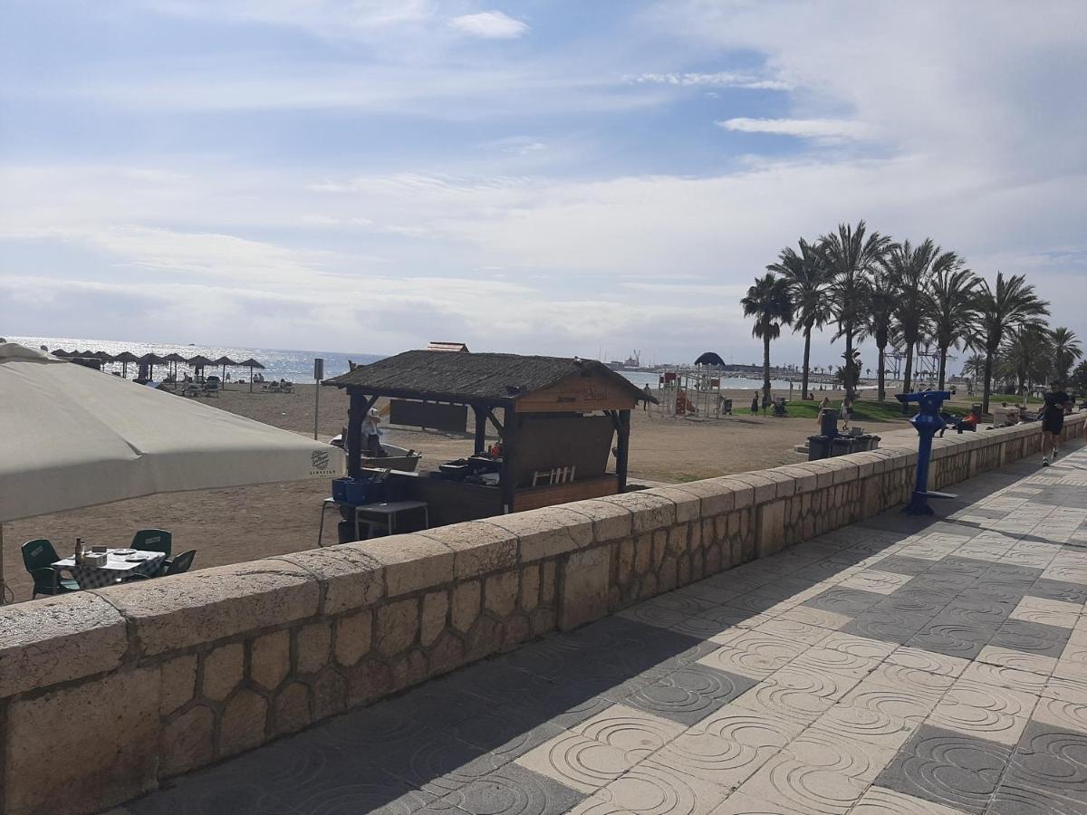 Apartamento Malaga Port Bagian luar foto