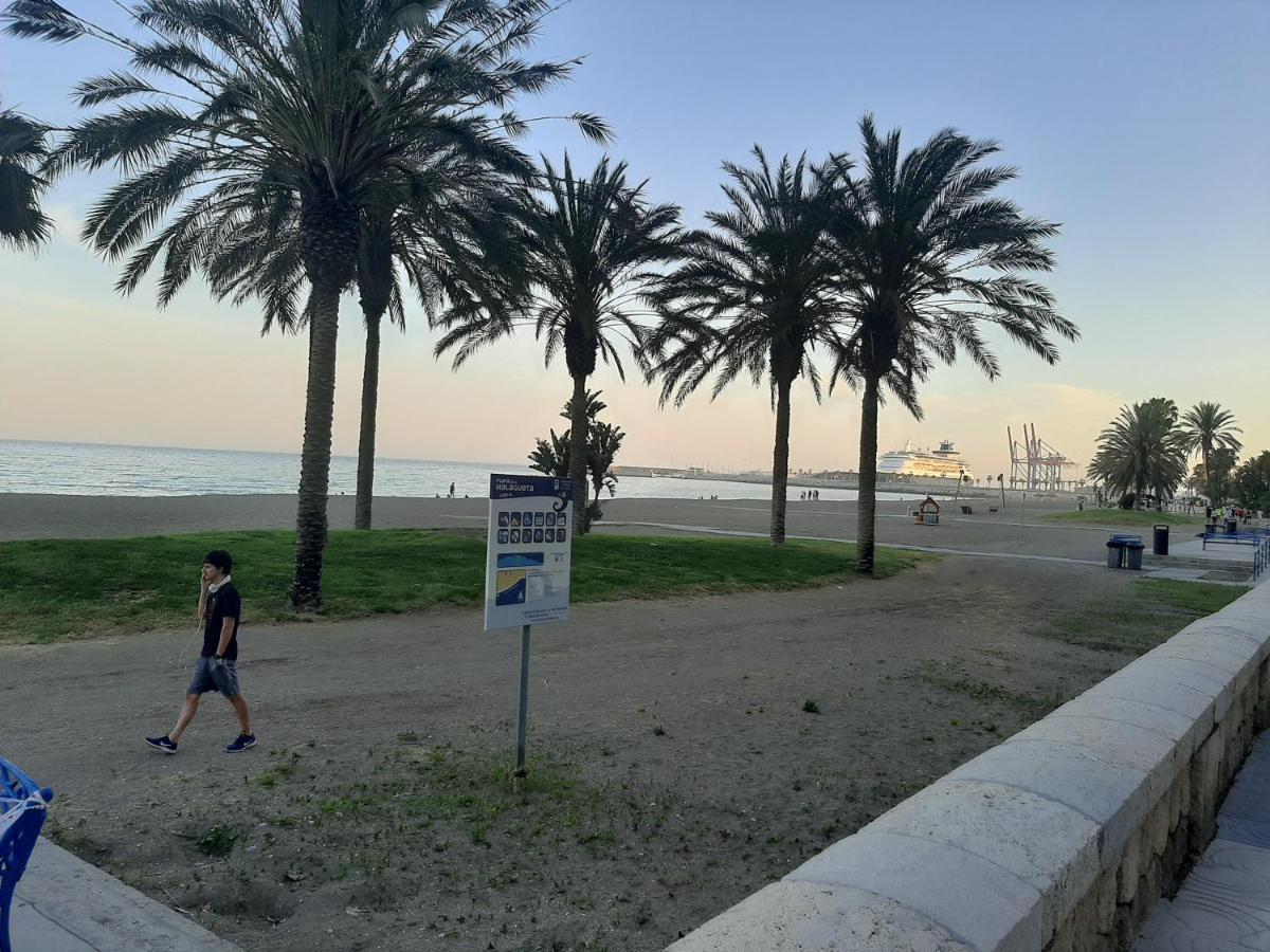 Apartamento Malaga Port Bagian luar foto