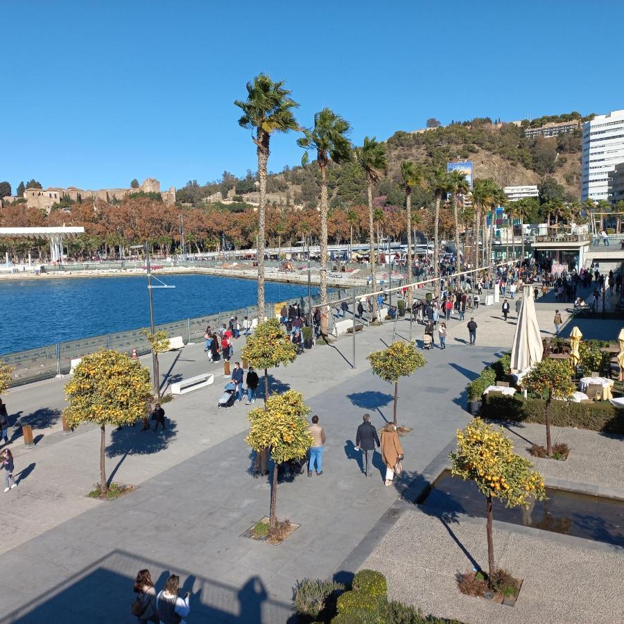 Apartamento Malaga Port Bagian luar foto