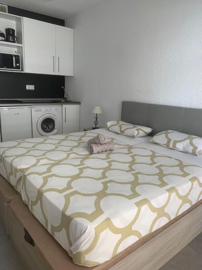 Apartamento Malaga Port Bagian luar foto