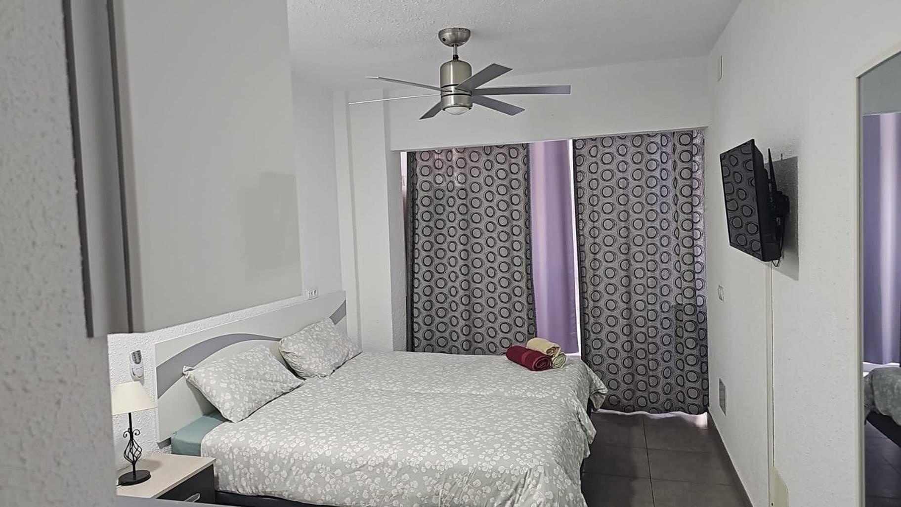 Apartamento Malaga Port Bagian luar foto