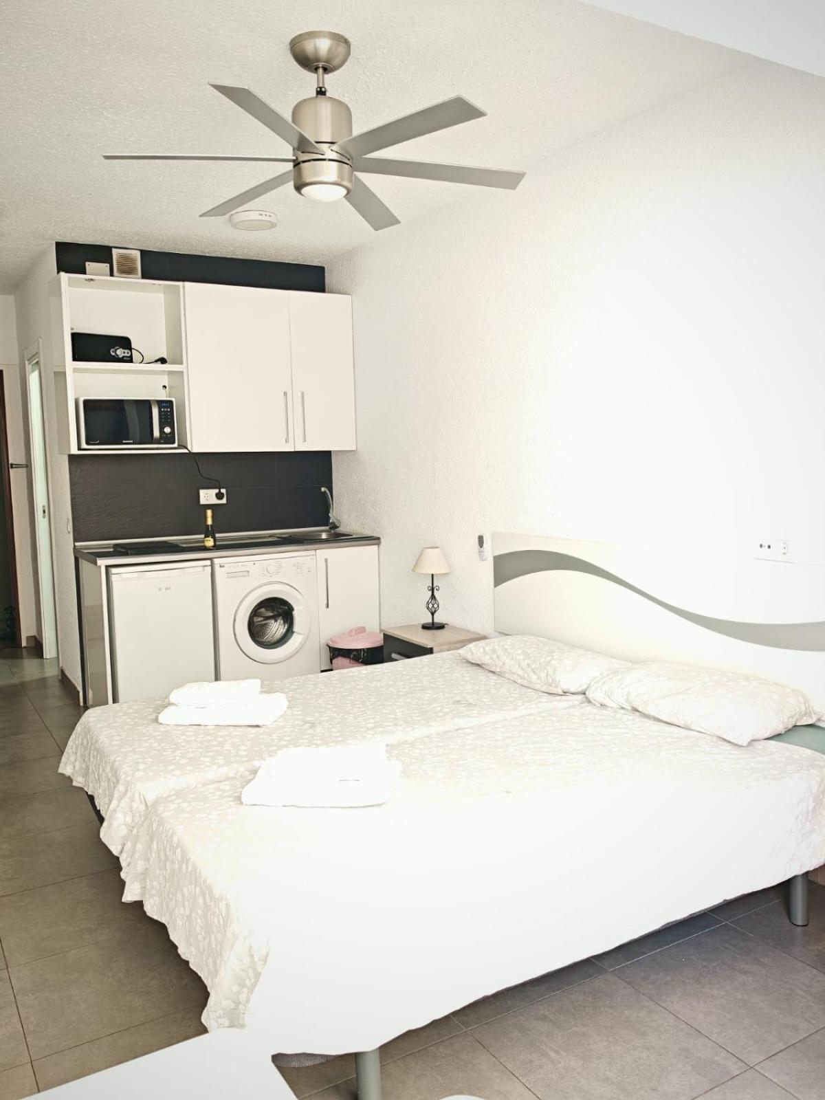 Apartamento Malaga Port Bagian luar foto