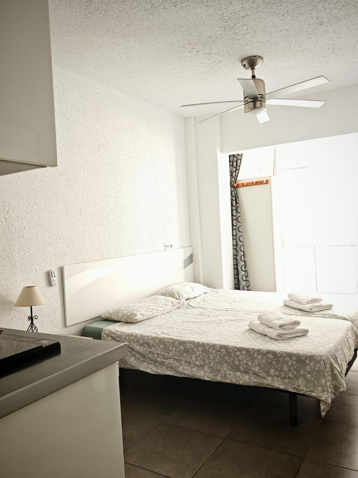 Apartamento Malaga Port Bagian luar foto