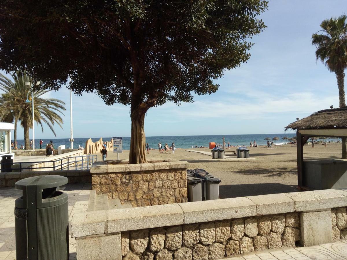 Apartamento Malaga Port Bagian luar foto