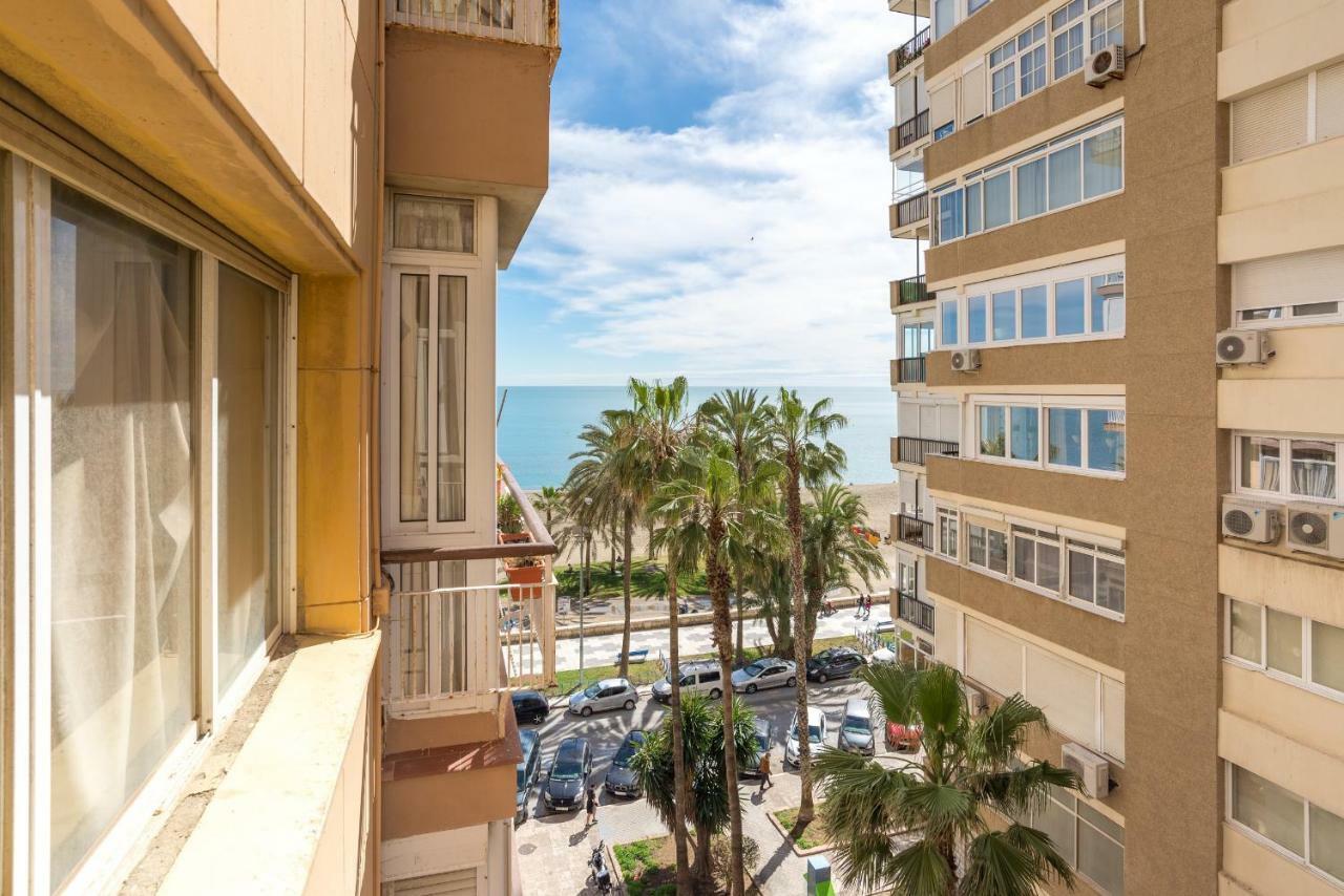 Apartamento Malaga Port Bagian luar foto