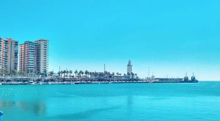 Apartamento Malaga Port Bagian luar foto