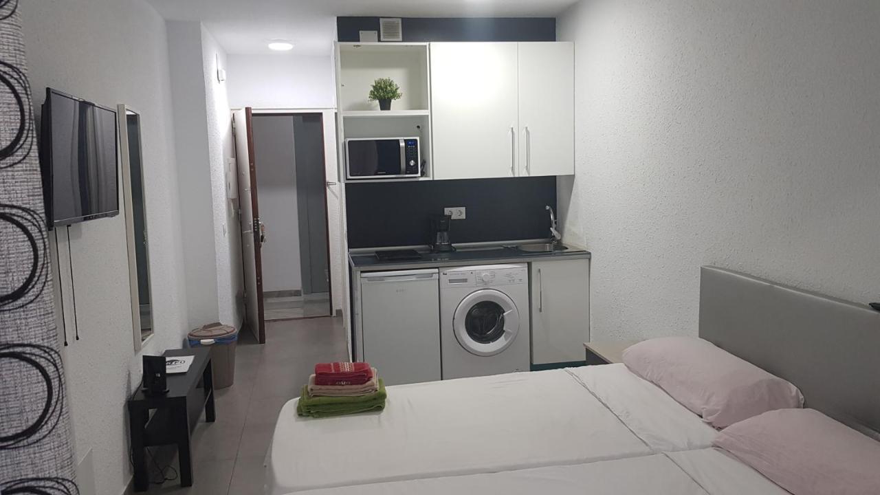 Apartamento Malaga Port Bagian luar foto